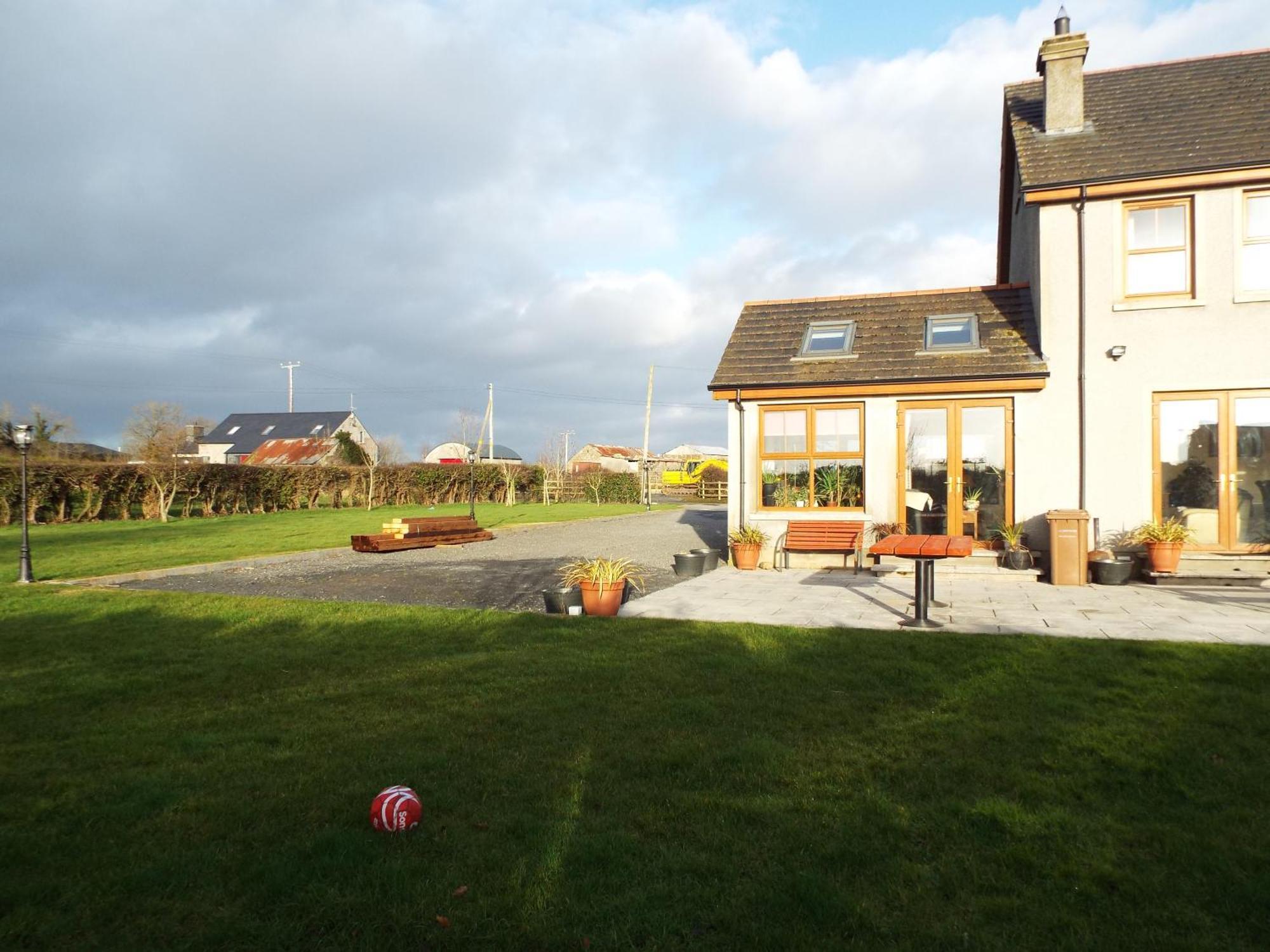 Knockalla Luxury Property With Hot Tub Suitable For Families Portadown Luaran gambar