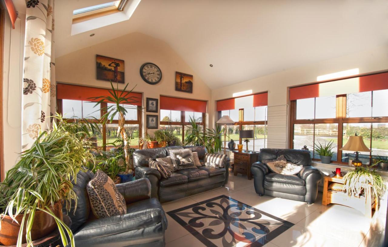 Knockalla Luxury Property With Hot Tub Suitable For Families Portadown Luaran gambar