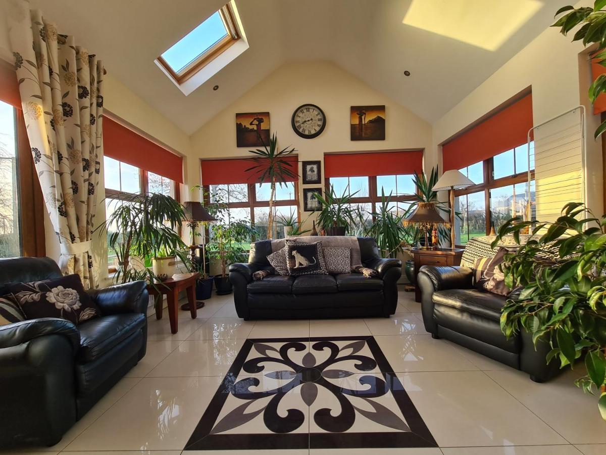 Knockalla Luxury Property With Hot Tub Suitable For Families Portadown Luaran gambar